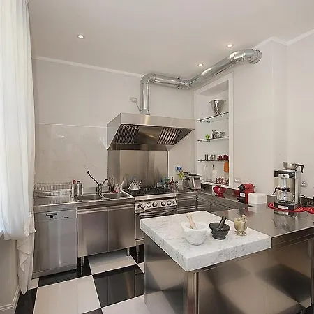 In Sleeps 10 With Pool And Air Con Villa *