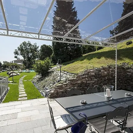 In Sleeps 10 With Pool And Air Con Villa *