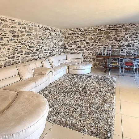 In Sleeps 10 With Pool And Air Con Villa