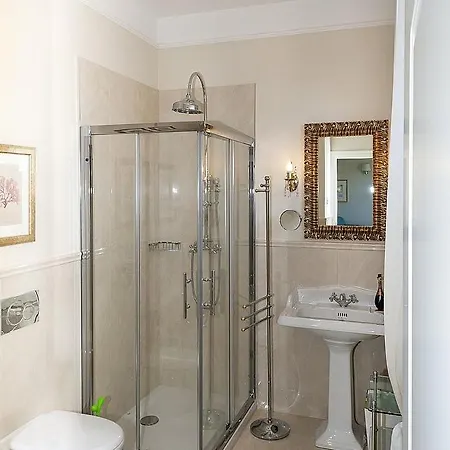 In Sleeps 10 With Pool And Air Con Villa *