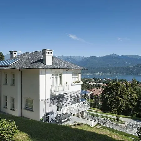 In Sleeps 10 With Pool And Air Con Villa *